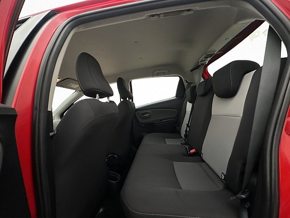 Toyota Yaris 17 of 26