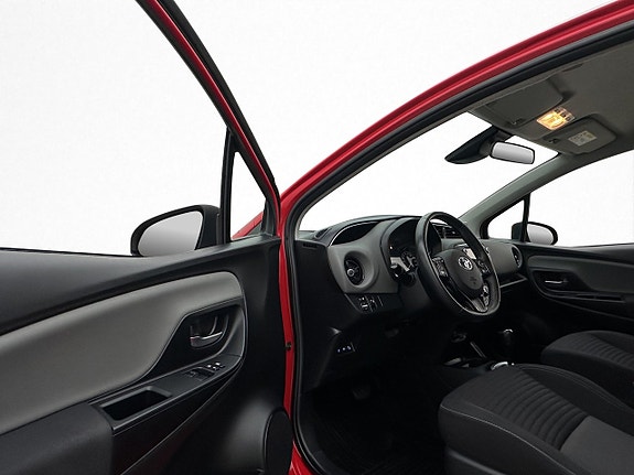 Toyota Yaris 11 of 26