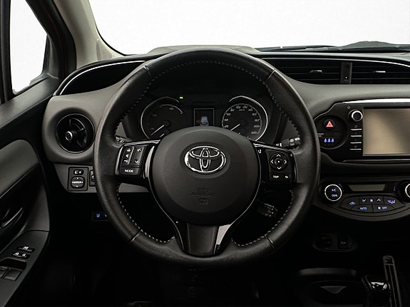 Toyota Yaris 18 of 26