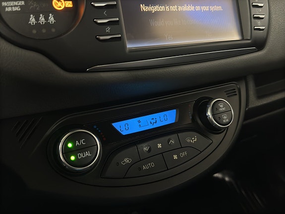 Toyota Yaris 21 of 26