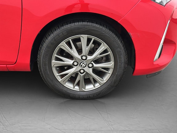 Toyota Yaris 10 of 26