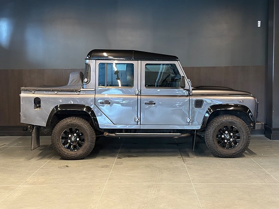 Land Rover Defender 110 4 of 5