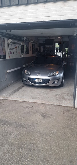 Mazda MX-5 2 of 2