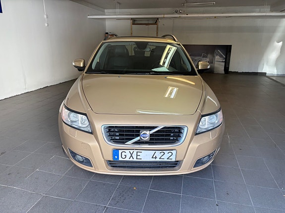 Volvo V50 2 of 18