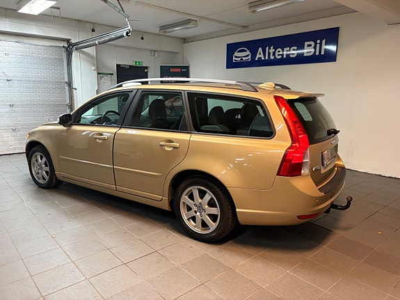 Volvo V50 4 of 18