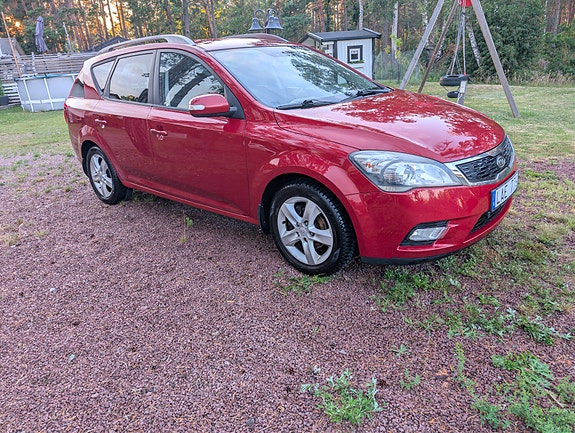 Kia Ceed 2 of 5
