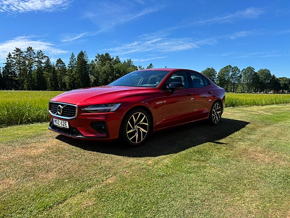 Volvo S60 4 of 5