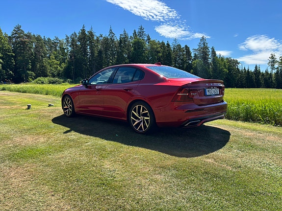 Volvo S60 3 of 5