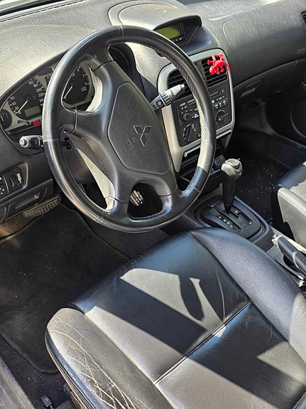Mitsubishi Carisma 3 of 5