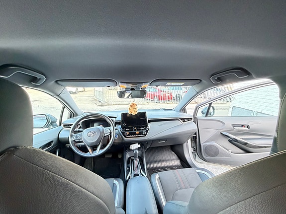 Toyota Corolla 3 of 5