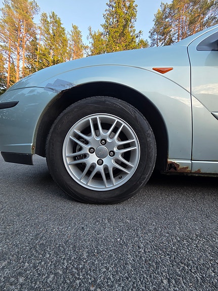 Ford Focus 7 of 16