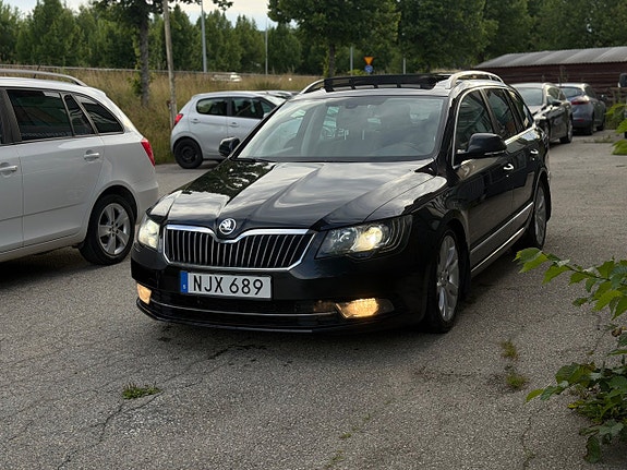 Skoda Superb 2 of 5