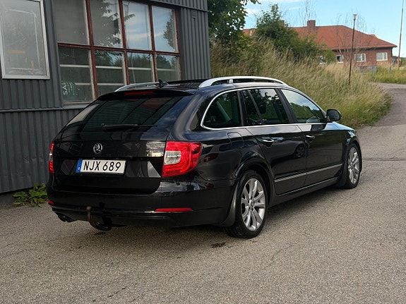 Skoda Superb 4 of 5