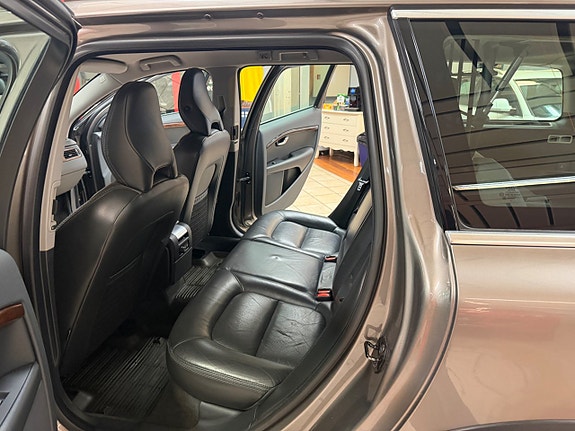Volvo XC70 13 of 13
