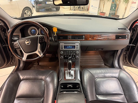 Volvo XC70 9 of 13