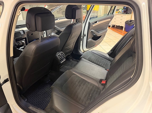 Volkswagen Passat 15 of 15