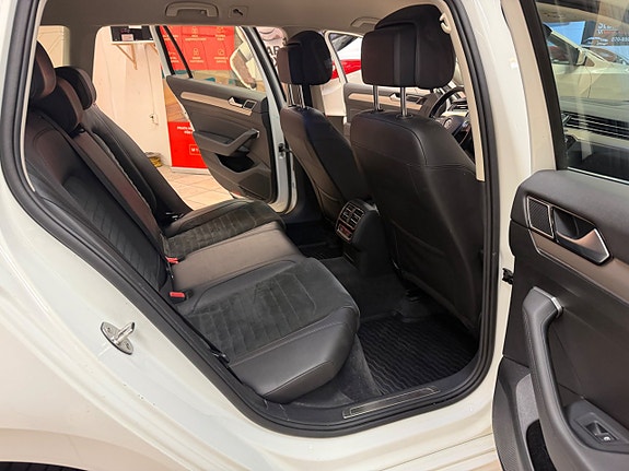 Volkswagen Passat 14 of 15