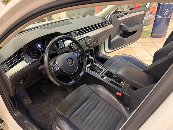 Volkswagen Passat 8 of 15
