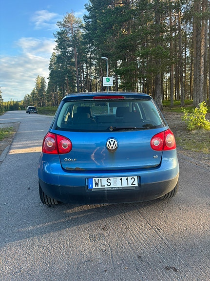 Volkswagen Golf V 5 of 5