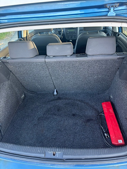 Volkswagen Golf V 8 of 12