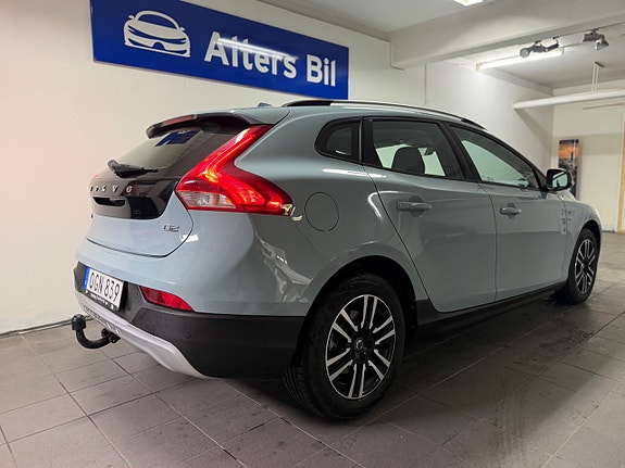 Volvo V40 Cross Country 3 of 15
