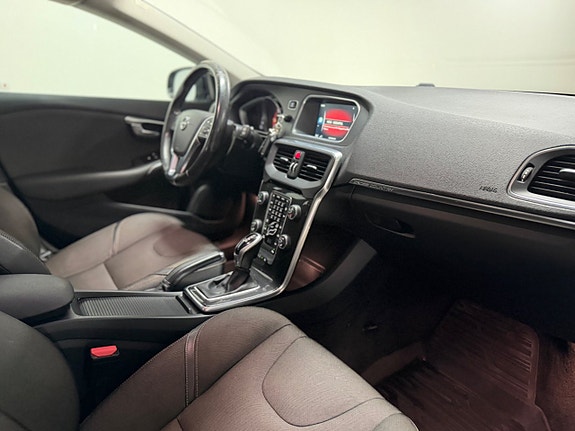 Volvo V40 Cross Country 10 of 15
