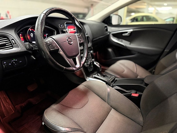 Volvo V40 Cross Country 11 of 15