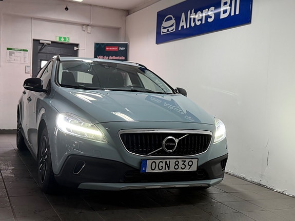 Volvo V40 Cross Country 5 of 15