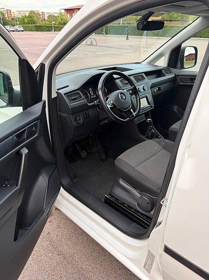 Volkswagen Caddy 10 of 15