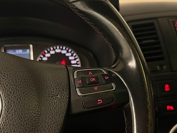Volkswagen Multivan 21 of 28
