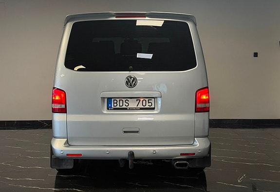 Volkswagen Multivan 5 of 5
