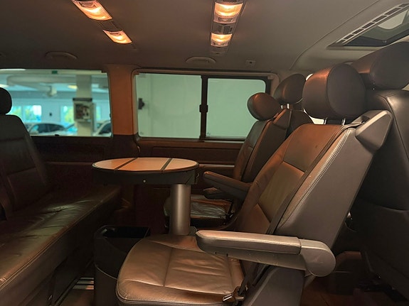 Volkswagen Multivan 16 of 28