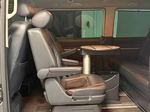 Volkswagen Multivan 10 of 28