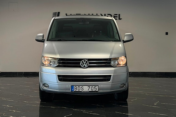 Volkswagen Multivan 2 of 5