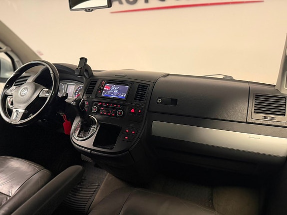 Volkswagen Multivan 12 of 28