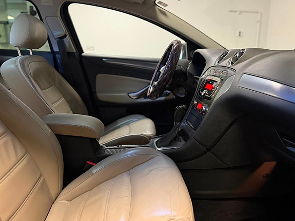 Ford Mondeo 14 of 20