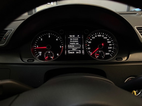 Volkswagen Passat 15 of 15