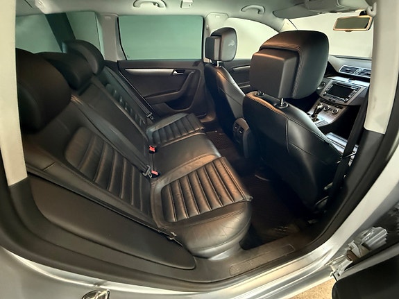 Volkswagen Passat 8 of 15