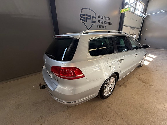 Volkswagen Passat 2 of 5