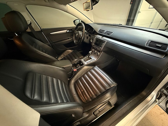 Volkswagen Passat 7 of 15