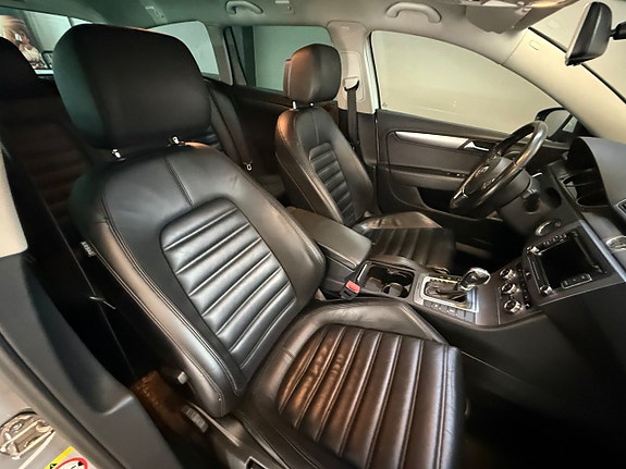 Volkswagen Passat 10 of 15