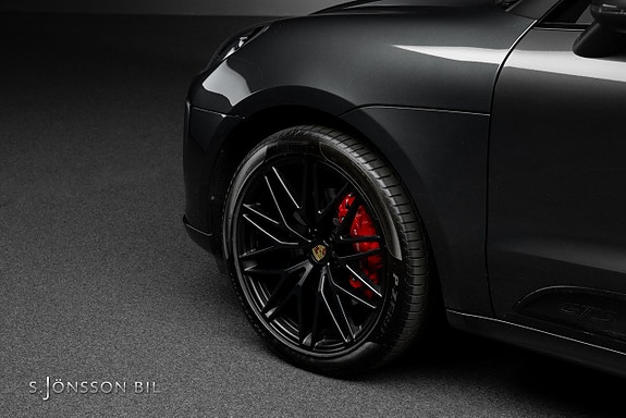 Porsche Macan GTS 13 of 16