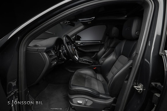Porsche Macan GTS 8 of 16