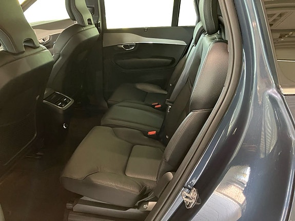 Volvo XC90 7 of 15