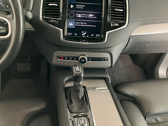 Volvo XC90 13 of 15