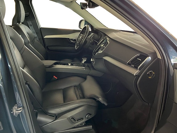 Volvo XC90 5 of 15