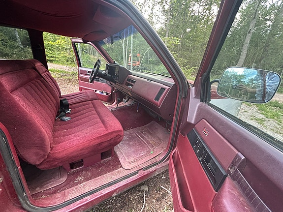 GMC Extended Cab 8 of 17
