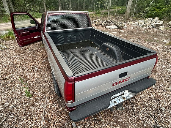 GMC Extended Cab 3 of 17