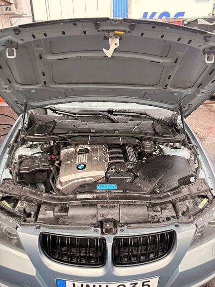 BMW 325i 6 of 8