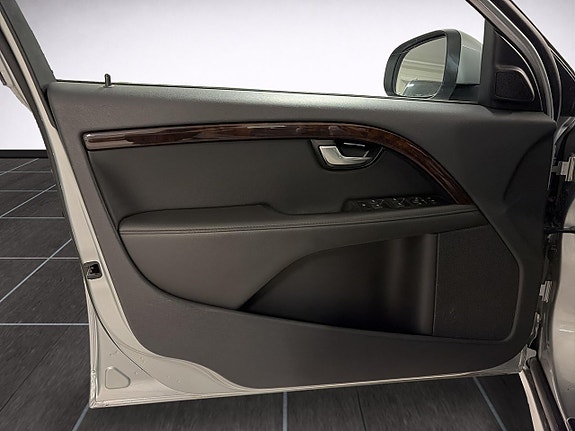 Volvo S80 11 of 16